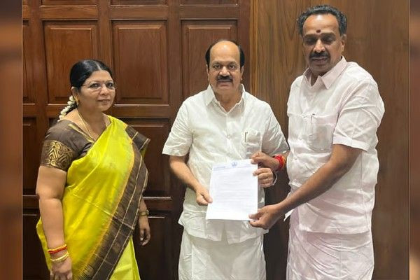 எம்.எல்.ஏ. பதவியை ராஜினாமா செய்தார் எம்.ஆர்.விஜயபாஸ்கர்