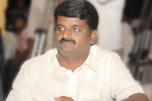 பிரமாண்டமான இணைப்பு விழா; விஜயபாஸ்கர் தரப்பில் ஏற்பாடு