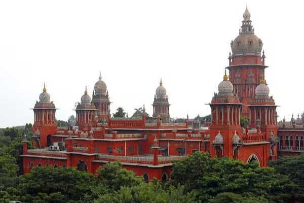 ஊழலை ஒழிப்பதாக பேசுகின்றனரே அன்றி நடவடிக்கை எடுப்பதில்லை: ஐகோர்ட்
