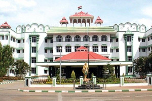 கோவில் நிலத்திற்கான தடை நீக்கம்: பதிலளிக்க தமிழக அரசுக்கு ஐகோர்ட் உத்தரவு