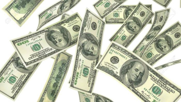 வானில் இருந்து கொட்டிய அமெரிக்க டொலர்கள்! 