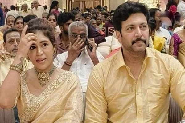 ரவி மோகன் பணிப்பெண்களை சிறை பிடித்தாரா ?