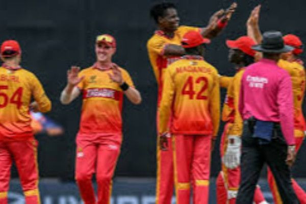 19 ஆண்டுகளுக்கு பின்னர் மீண்டும் அவுஸ்திரேலியாவை மண்ணை கவ்வ வைத்த ஜிம்பாப்வே