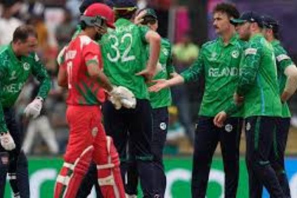  9 பந்தில் 35 ரன் குவித்து உலகக்கிண்ணத்தில் வரலாற்று சாதனை செய்த அணி