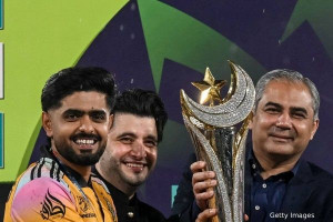 PSL கிண்ணத்தை வென்ற பெஷாவர் ஜல்மி அணி
