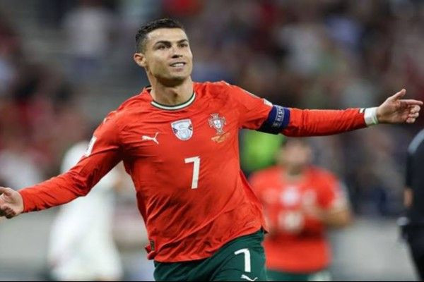 அதிக உலகக் கிண்ண அத்தியாயங்களில் அணித் தலைவராக விளையாடி சாதனை படைத்தார் கிறிஸ்டியானோ ரொனால்டோ