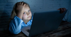 இணையவழி மோசடியும் சிறுவர் பாலியல் சுரண்டலும்