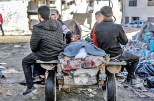 இஸ்ரேலின் தாக்குதலில் சிக்கிய அல்ஸிபா மருத்துவனையிலிருந்து மீட்கப்படும் உடல்கள் - பிள்ளைகள் எங்கே என சொல்லுங்கள் - கதறும் உறவுகள்