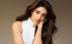  நடிகை கீர்த்தி ஷெட்டி இயக்குனர் அவதாரம் எடுக்கிறாரா ?