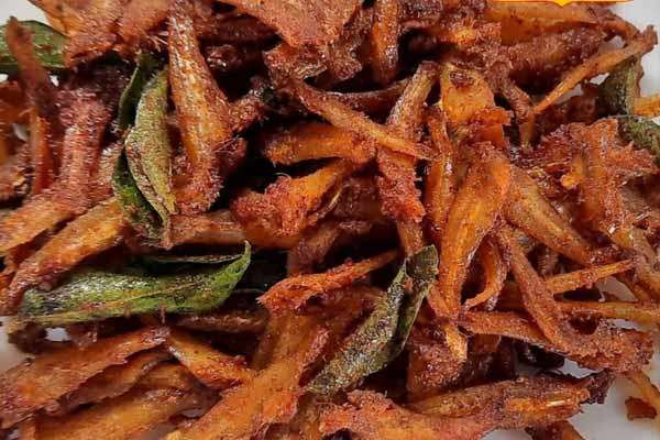 நெத்திலி கருவாடு பொரியல்