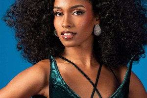 உலகஅழகிப் போட்டியில் 4வது இடத்தை பிடித்த பிரான்ஸ் அழகி!!!!