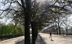 பரிஸில் கோடை தொடக்கத்தைப் போல ஒரு வெப்பமான இரவு !!