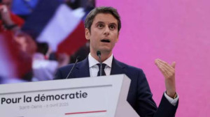 முன்னாள் பிரதமர் தன்னை ஜனாதிபதி வேட்பாளராக நிலைநிறுத்திக் கொள்ள முயற்சிக்கிறாரா?