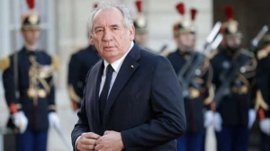 பெரும்பான்மை இல்லாத பட்ஜெட் 2026 : மீண்டும் சட்டம் 49.3ஐ பயன்படுத்த பிரதமர் Bayrou முயற்சி?