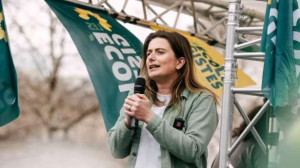 Écologists கட்சி தலைவராக Marine Tondelier மீண்டும் தேர்வு: பெரும்பான்மையுடன் வெற்றி!