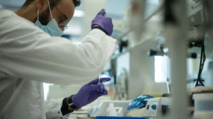 ஐரோப்பா மீது நம்பிக்கை குறைவு: 32 மருந்து நிறுவனங்கள் அதிர்ச்சி தகவல்!!