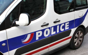 Savigny-le-Templeஇல் போதைப்பொருள் வியாபாரி கைது: 375 கிராம் கொகைன் பறிமுதல்!!