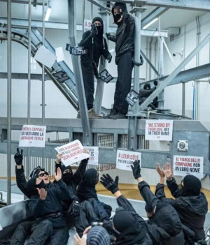 பிரான்ஸ் மற்றும் நெதர்லாந்தில் ஆறு இறைச்சிக் கூடங்களை ஒரே நேரத்தில் முற்றுகையிட்ட ஆர்வலர்கள்!!