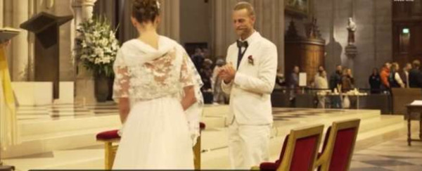 Notre-Dame பேராலயத்தில் நடந்த அசாதாரண திருமணம்!!