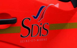 நேருக்கு நேர் மோதி நொறுங்கிய கார்கள் – சிறுவர்கள் காயம்!!