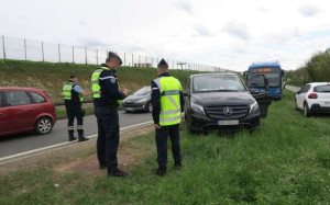 Beauvais விமான நிலையத்தில் வாகனங்கள் மற்றும் பயணிகள் மீது கடும் பரிசோதனை!