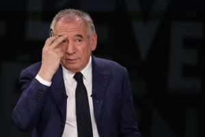 பிரதமர் François Bayrou இன் புகழ் வீழ்ச்சி! அவரது ஆதரவாளர்களிடையே கடும் அதிருப்தி அதிகரிப்பு!!