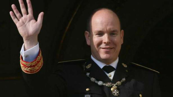 மொனாக்கோ இளவரசருக்கு மக்ரோனின் ஆச்சரியமான பரிசுப்பொருட்கள்!!!