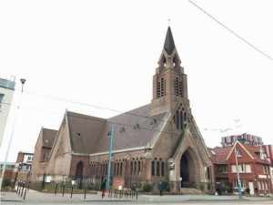 La Courneuve மற்றும் Pantin    இல் உள்ள தேவாலயங்கள் போதைக்கு அடிமையானவரால் சேதம்!!