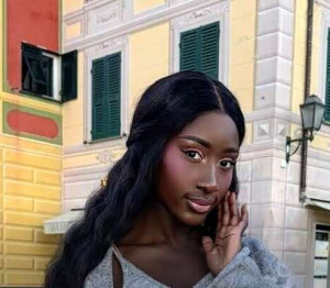 உணவகத்தில் இனவெறி? சமூக வலைதள பிரபலத்தின் குற்றச்சாட்டு வைரல்!!