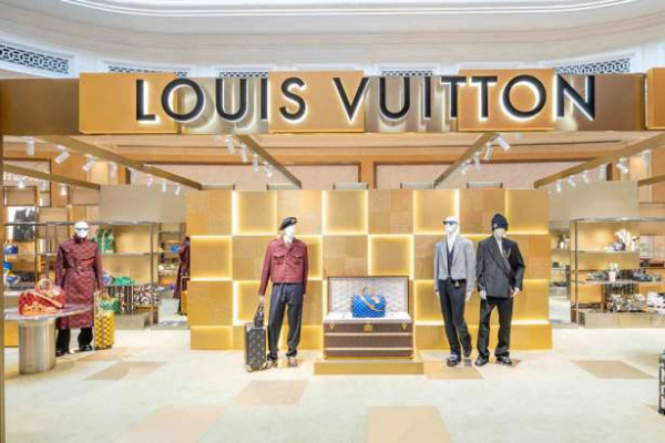 Paris Louis Vuitton கடையில் சில மாதங்களில் மூன்றாவது முறையாகவும் திருட்டு!!!