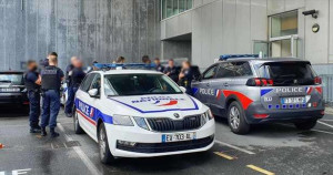 மீண்டும் காவற்துறையினர் மீது தாக்குதல்!!