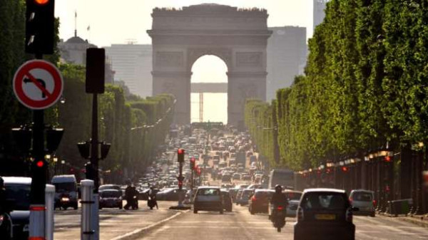 ◉◉ சோம்ப்ஸ்-எலிசேயில் ஏற்பட்ட பாரிய சத்தம்... காவல்துறையினர் குவிப்பு!!