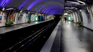 தொடருந்து தண்டவாளத்தில் பாய்ந்த மாணவன்.. பரிசில் துயர சம்பவம்!!