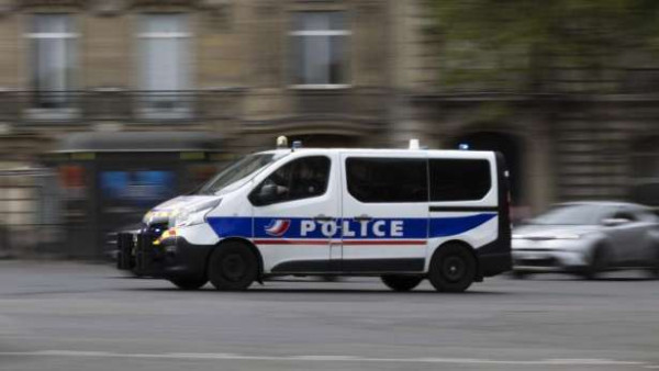 Bondy : இருவருக்கு கத்திக்குத்து... ட்ராமில் வைத்து மூன்றாவது நபர் மீதும் தாக்குதல் - ஒருவர் கைது!!