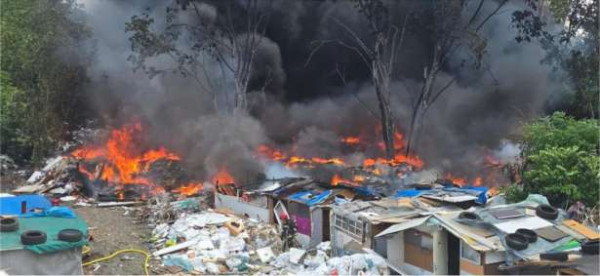 Ris-Orangis : பாரிய தீ.. வீதி போக்குவரத்து தடை!!