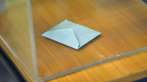 ■ பரிசில் வாக்குப்பதிவு வீழ்ச்சி.!