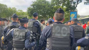 வடக்கு பரிசில் இருந்து அகதிகள் வெளியேற்றம்..!!