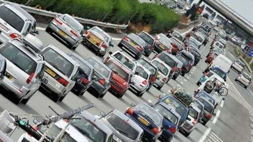 இல் து பிரான்சுக்குள் பலத்த போக்குவரத்து நெரிசல்.. 450 கி.மீ அதிகமாக பதிவு!!