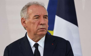 பிரான்சுவா பெய்ரூ வேண்டாம்! - கருத்துக்கணிப்பு!