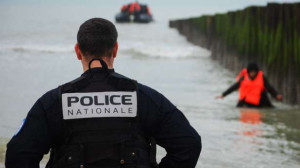 பா-து-கலே : 115 அகதிகள் கடலில் இருந்து மீட்பு!!