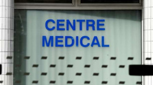 இல்-து-பிரான்சுக்குள் ஏழு  மருத்துவ நிலையங்கள் மூடப்படுகிறது..!