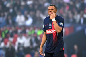 ■ €100 மில்லியன் யூரோக்கள் இழப்பீடு.. - PSG கழகம் மீது வழக்கு தொடர உள்ள எம்பாபே..!