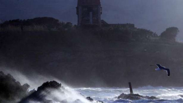 110 கி.மீ  புயல்! - 10 மாவட்டங்களுக்கு எச்சரிக்கை!!