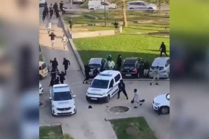 Saint-Denis : நகரசபை காவல்துறையினர் மீது - 20 பேர் கொண்ட குழு தாக்குதல்!!