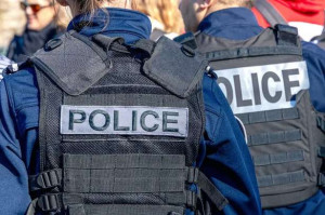 Aubervilliers : மருந்தக ஊழியரை தாக்கி €100,000 யூரோக்கள் கொள்ளை!!