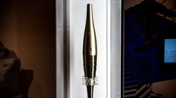 எதிர்பாராத தொகையில் விற்பனையான ஒலிம்பிக் தீபம்!!