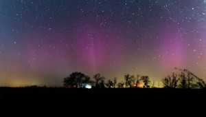 aurore boréale : மேற்கு வானை வண்ணமயம் சூழ்ந்தது!!