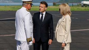 Réunion தீவைச் சென்றடைந்தார் ஜனாதிபதி மக்ரோன்!!