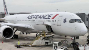 எயார் பிரான்ஸ் விமானத்தில் திடீரென உயிரிழந்த பயணி!!