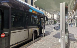 Montreuil : சிறுமியை கடத்தல் முயற்சி..  தந்தை துணிகரச் செயல்!!